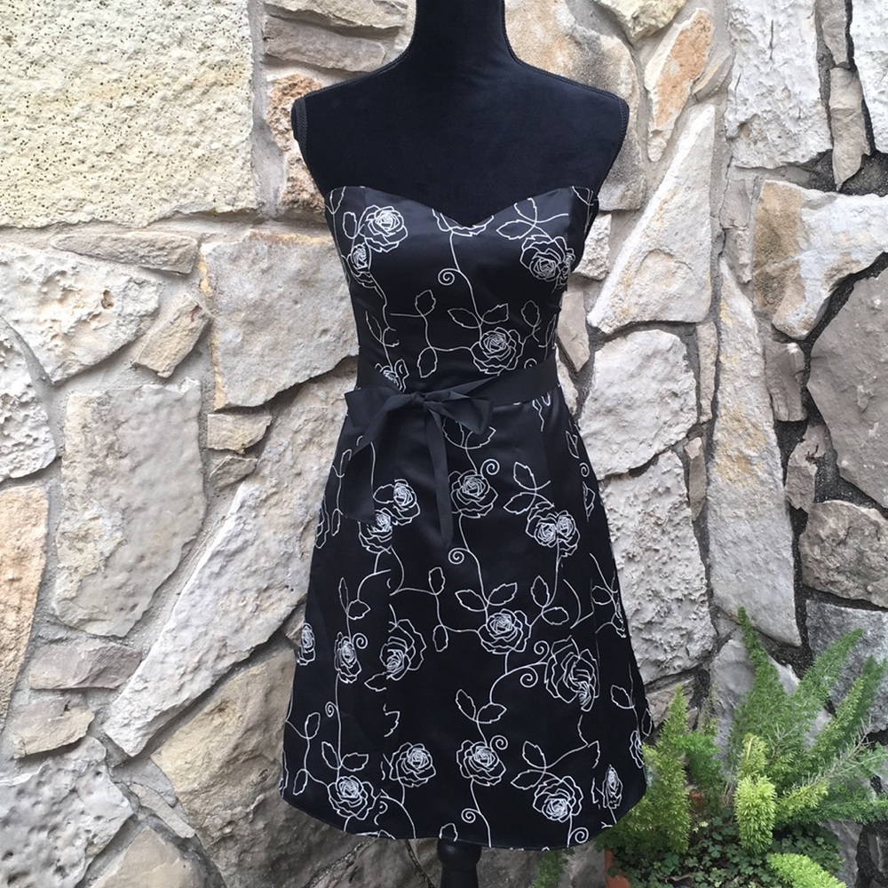 White House Black Market strapless floral dress